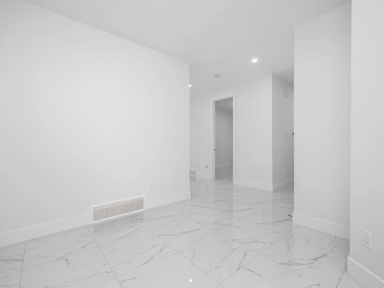 6844 171 Avenue, Edmonton, AB, T5Z 0W2 - 4