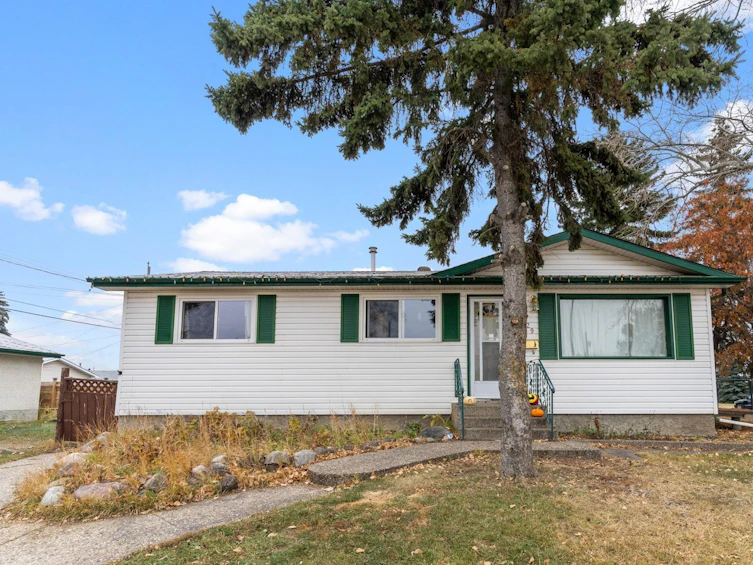 13529 69 Street NW, Edmonton, AB, T5C 0H7
