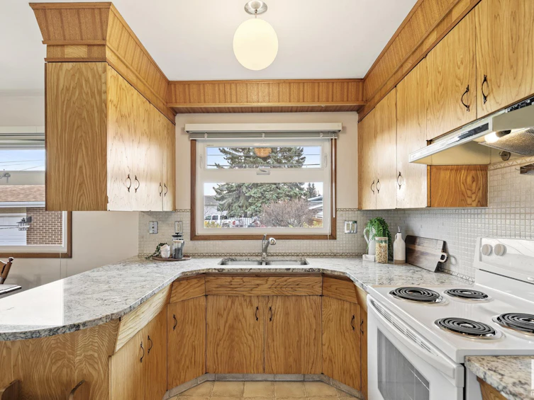 6103 87 Avenue, Edmonton, AB, T6B 0K8 - 8
