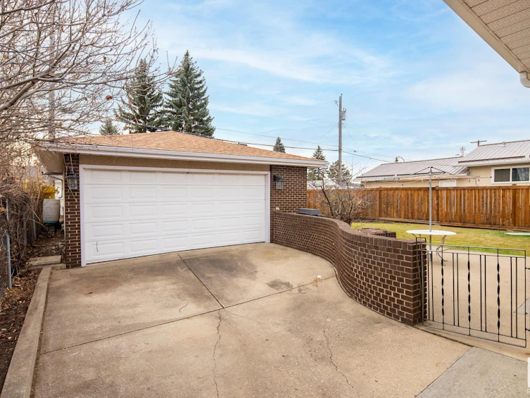 6103 87 Avenue, Edmonton, AB, T6B 0K8 - 30