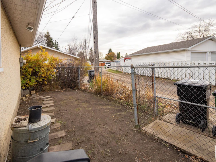 6103 87 Avenue, Edmonton, AB, T6B 0K8 - 37