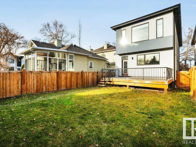 8719 88 Avenue, Edmonton, AB, T6C 1L6 - 58