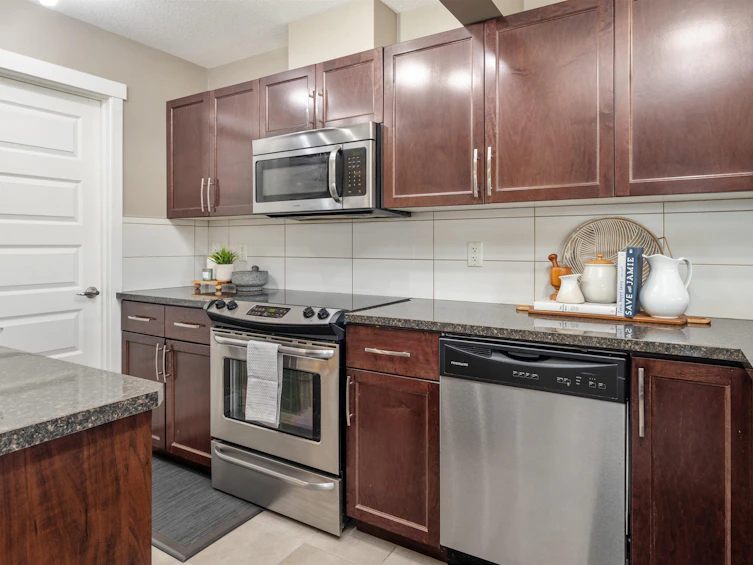 121 51 Street, Edmonton, AB, T6X 0Z7 - 3