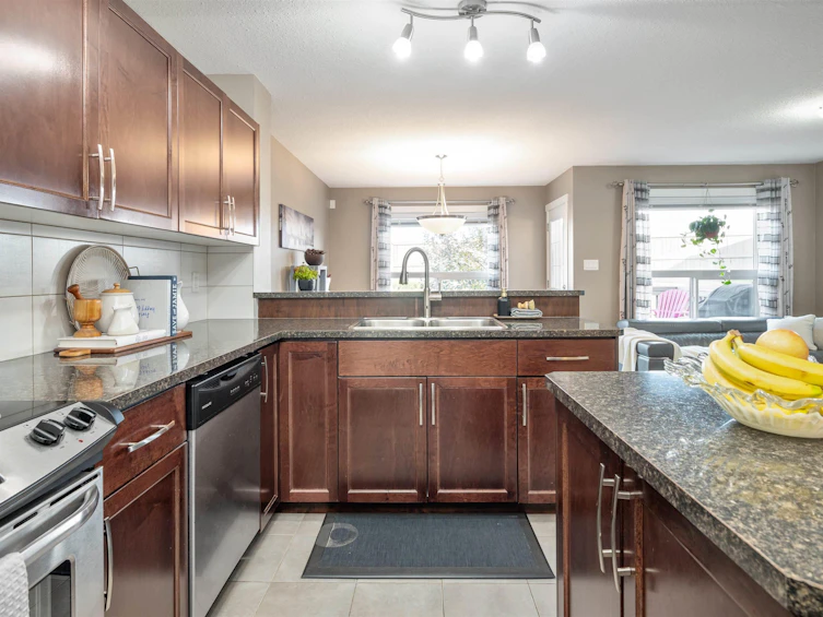 121 51 Street, Edmonton, AB, T6X 0Z7 - 4