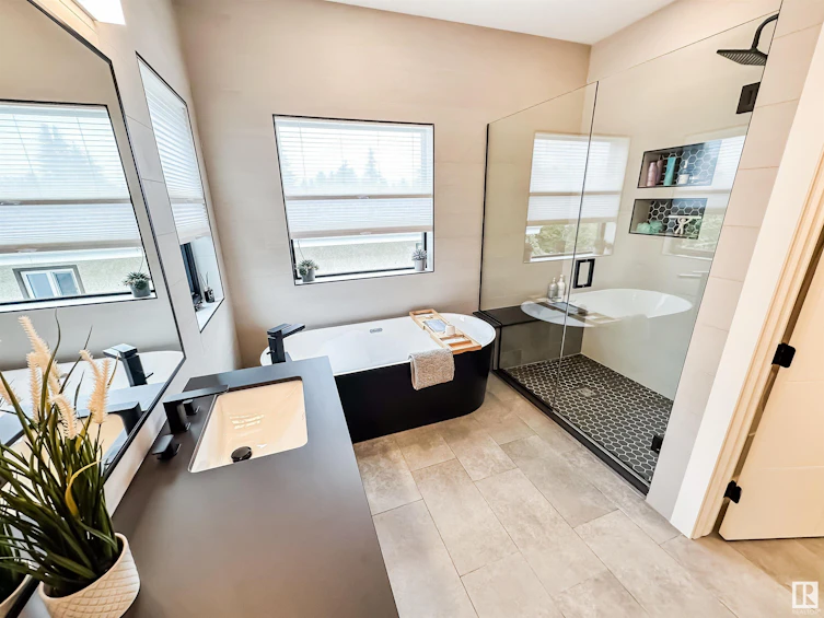 6216 132 Street, Edmonton, AB, T6H 3Y7 - 33