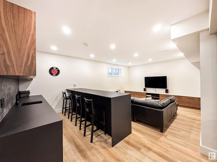6216 132 Street, Edmonton, AB, T6H 3Y7 - 44