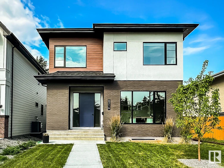 6216 132 Street, Edmonton, AB, T6H 3Y7 - 69