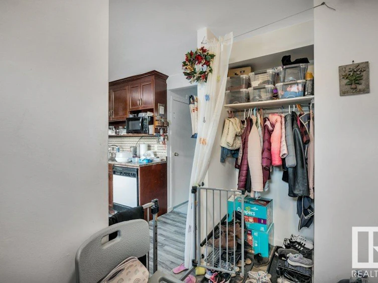 1244 Lakewood Road W, Edmonton, AB, T6K 2X9 - 5