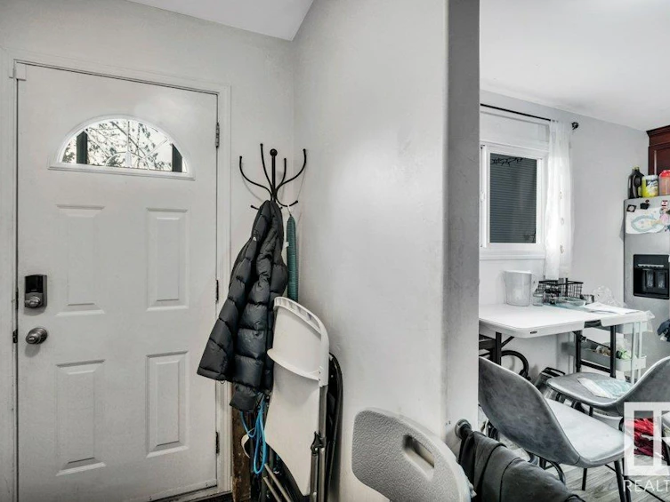 1244 Lakewood Road W, Edmonton, AB, T6K 2X9 - 6