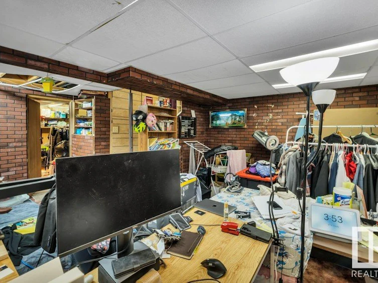 1244 Lakewood Road W, Edmonton, AB, T6K 2X9 - 24