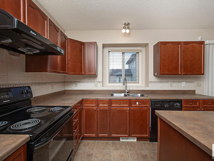 4744 154 Avenue, Edmonton, AB, T5Y 0C2 - 25