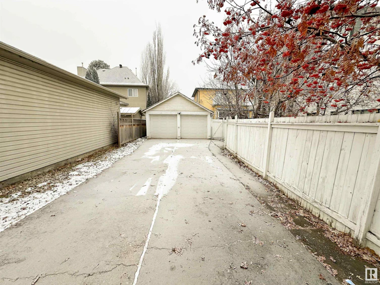 11037 130 Street, Edmonton, AB, T5M 0Z8 - 56