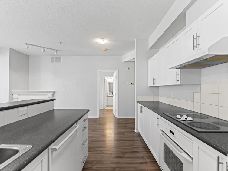 131-10023 110 Street, Edmonton, AB, T5K 1J5 - 3