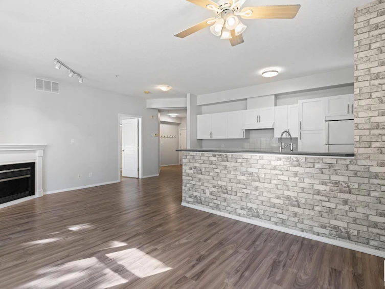 131-10023 110 Street, Edmonton, AB, T5K 1J5 - 6