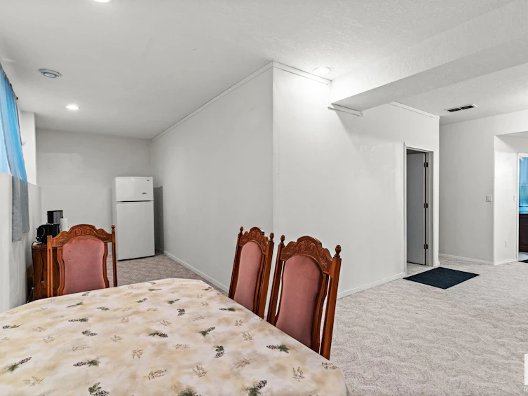 15920 90 Street, Edmonton, AB, T5Z 3J2 - 20