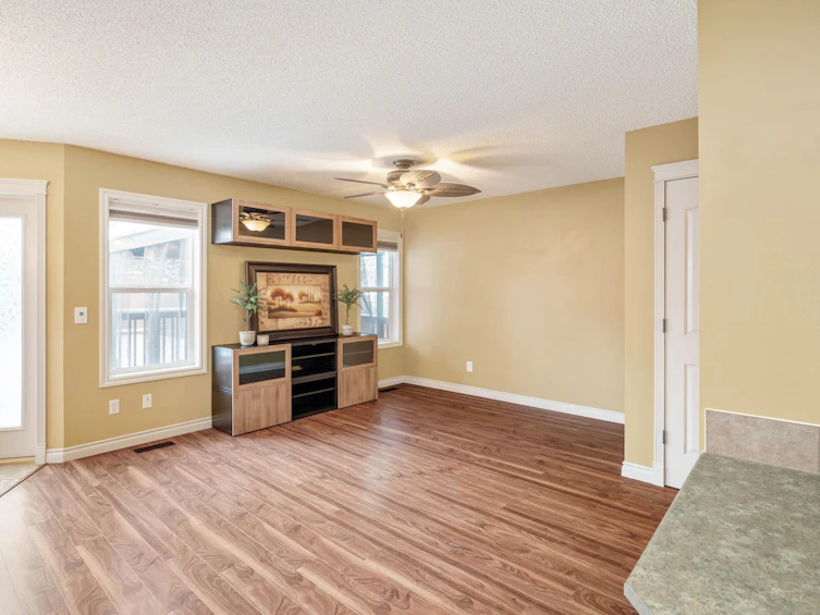 1819 35 Avenue, Edmonton, AB, T6T 1Y9 - 9