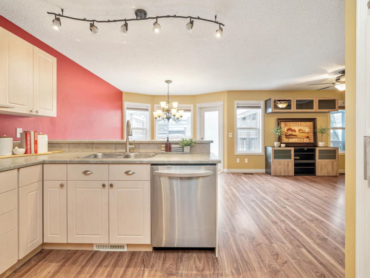 1819 35 Avenue, Edmonton, AB, T6T 1Y9 - 20