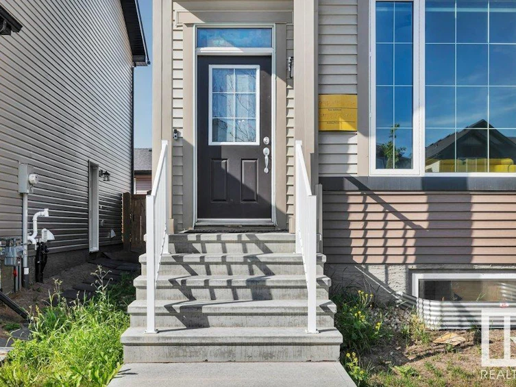 20738 99b Avenue, Edmonton, AB, T5T 7N2 - 4