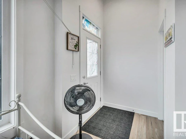 20738 99b Avenue, Edmonton, AB, T5T 7N2 - 6