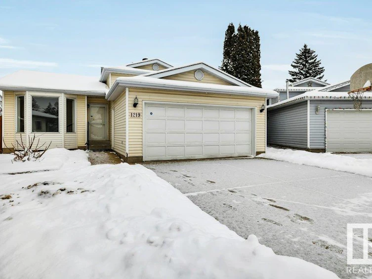 1219 56 Street, Edmonton, AB, T6L 2B2 - 4