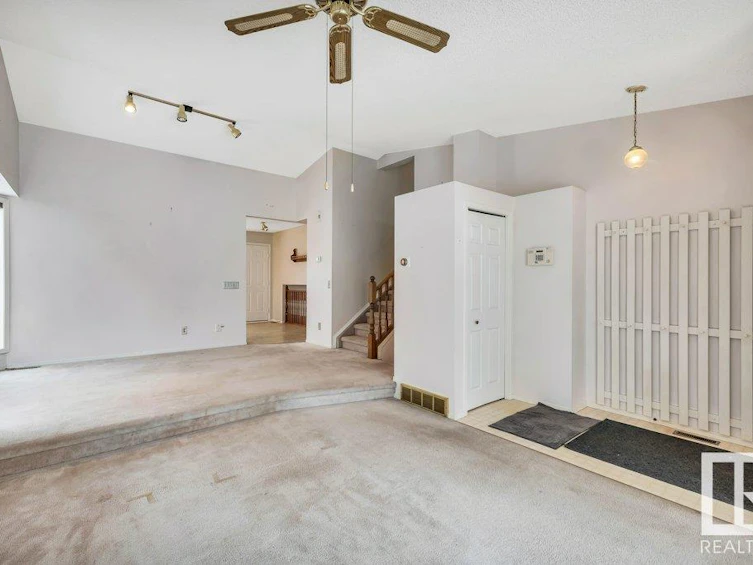 1219 56 Street, Edmonton, AB, T6L 2B2 - 10