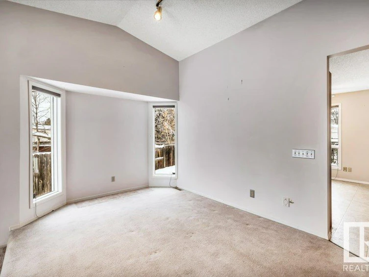 1219 56 Street, Edmonton, AB, T6L 2B2 - 11