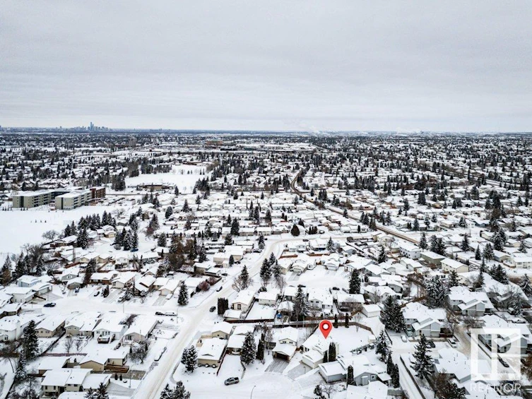 1219 56 Street, Edmonton, AB, T6L 2B2 - 57