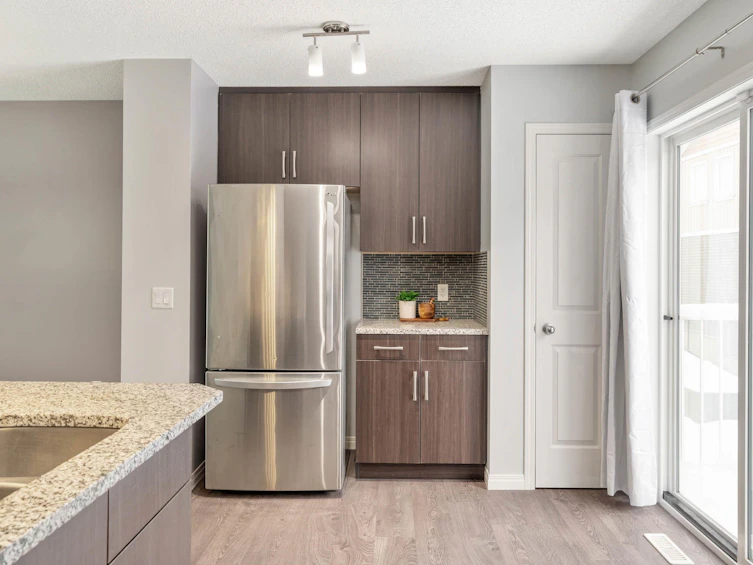 15-4050 Savaryn Drive, Edmonton, AB, T6X 1R8 - 3