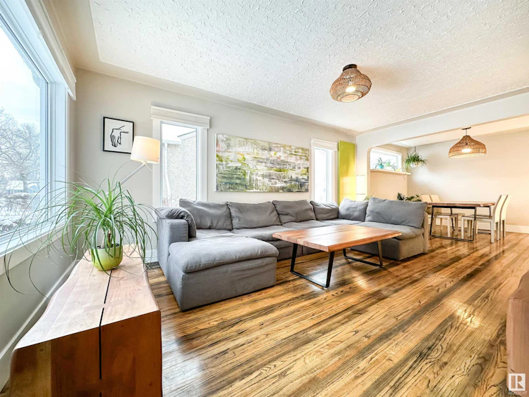 6630 110 Street, Edmonton, AB, T6H 3E7 - 4