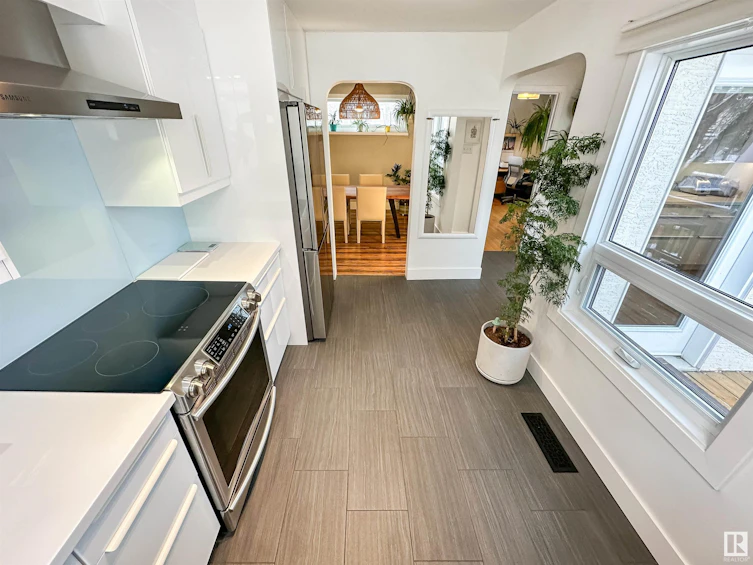 6630 110 Street, Edmonton, AB, T6H 3E7 - 16