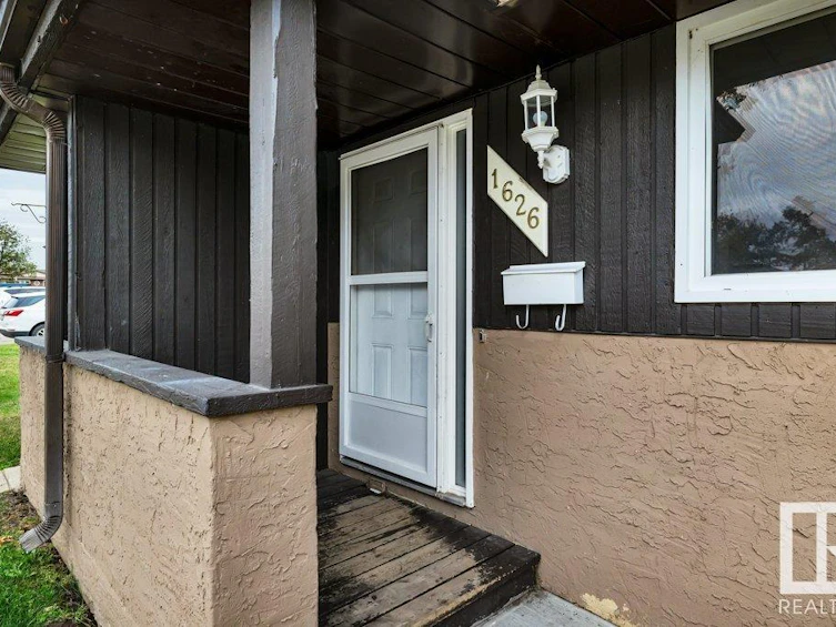 1626 37 Street, Edmonton, AB, T6L 2R7 - 4