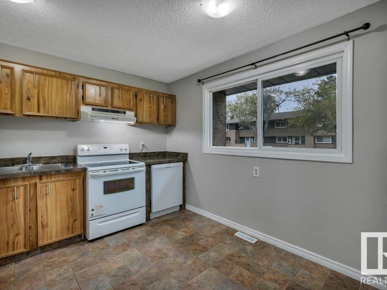 1626 37 Street, Edmonton, AB, T6L 2R7 - 7