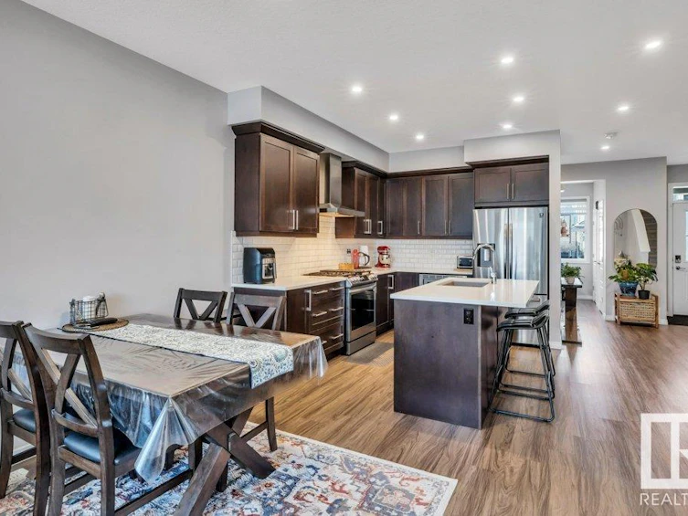 9621 230 Street, Edmonton, AB, T5T 7R3 - 16