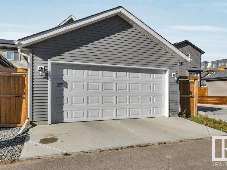9621 230 Street, Edmonton, AB, T5T 7R3 - 38
