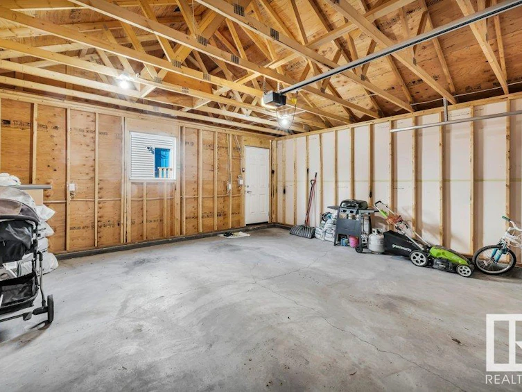 9621 230 Street, Edmonton, AB, T5T 7R3 - 40