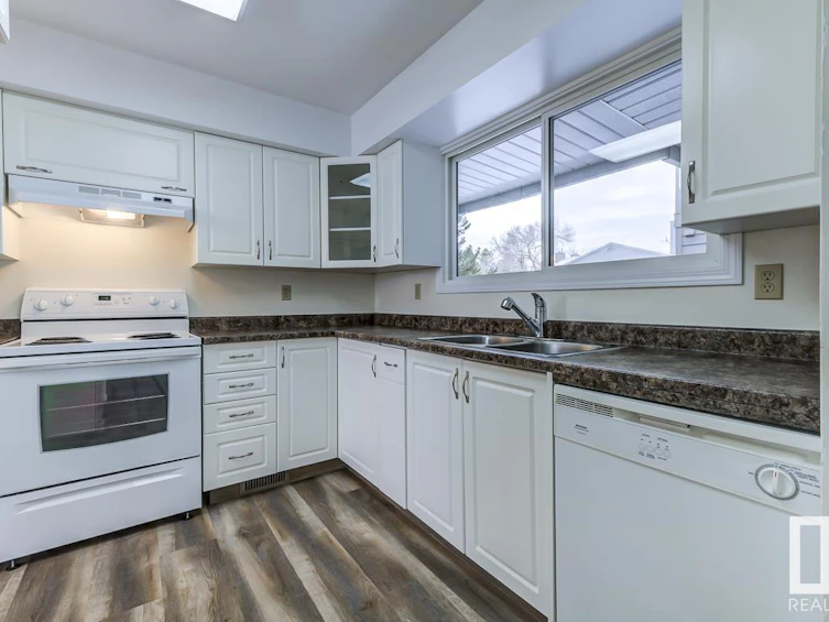 14-4610 17 Avenue, Edmonton, AB, T6L 5T1 - 6