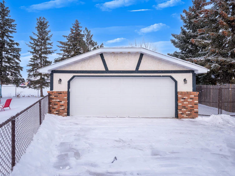 4102 34 Avenue, Leduc, AB, T9E 6C4 - 47