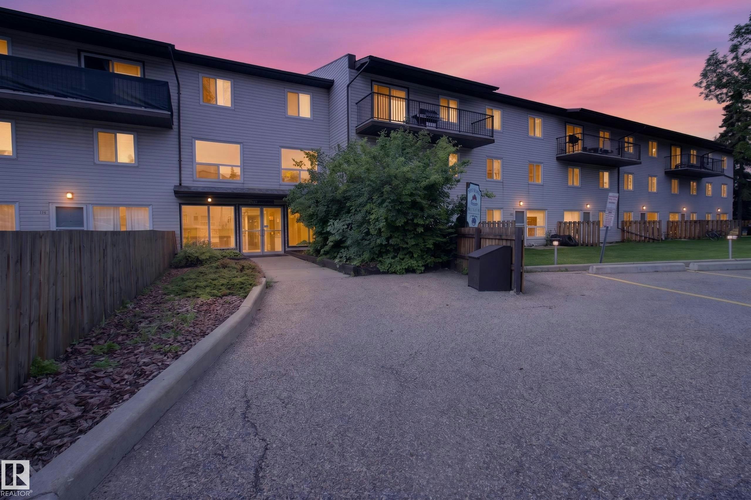 201-237 Woodvale Road, Edmonton, AB, T6L 1E5