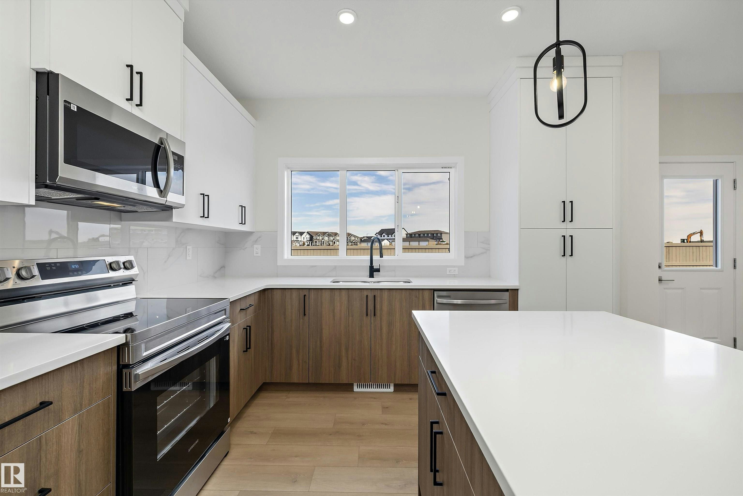 5317 Hawthorn Close, Edmonton, AB, T6X 2Y7