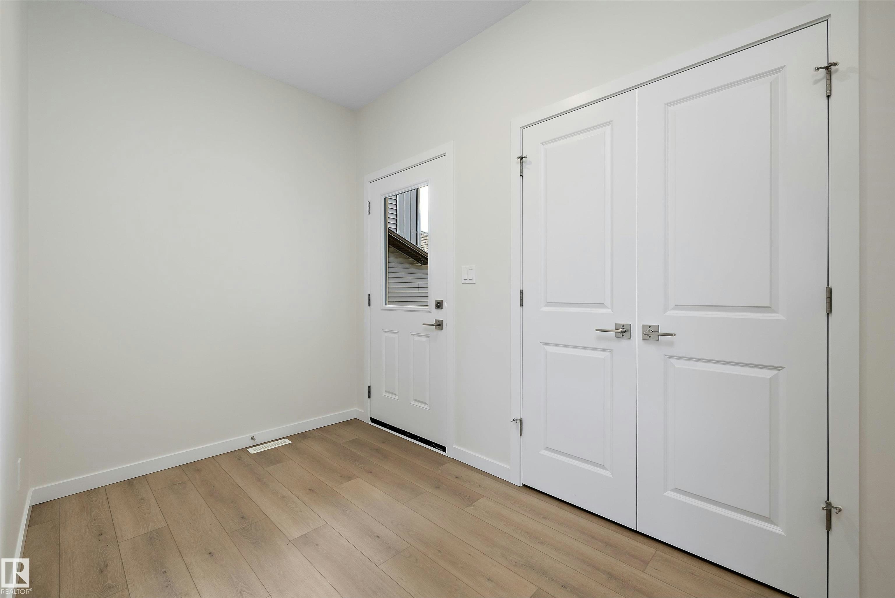 5317 Hawthorn Close - 3