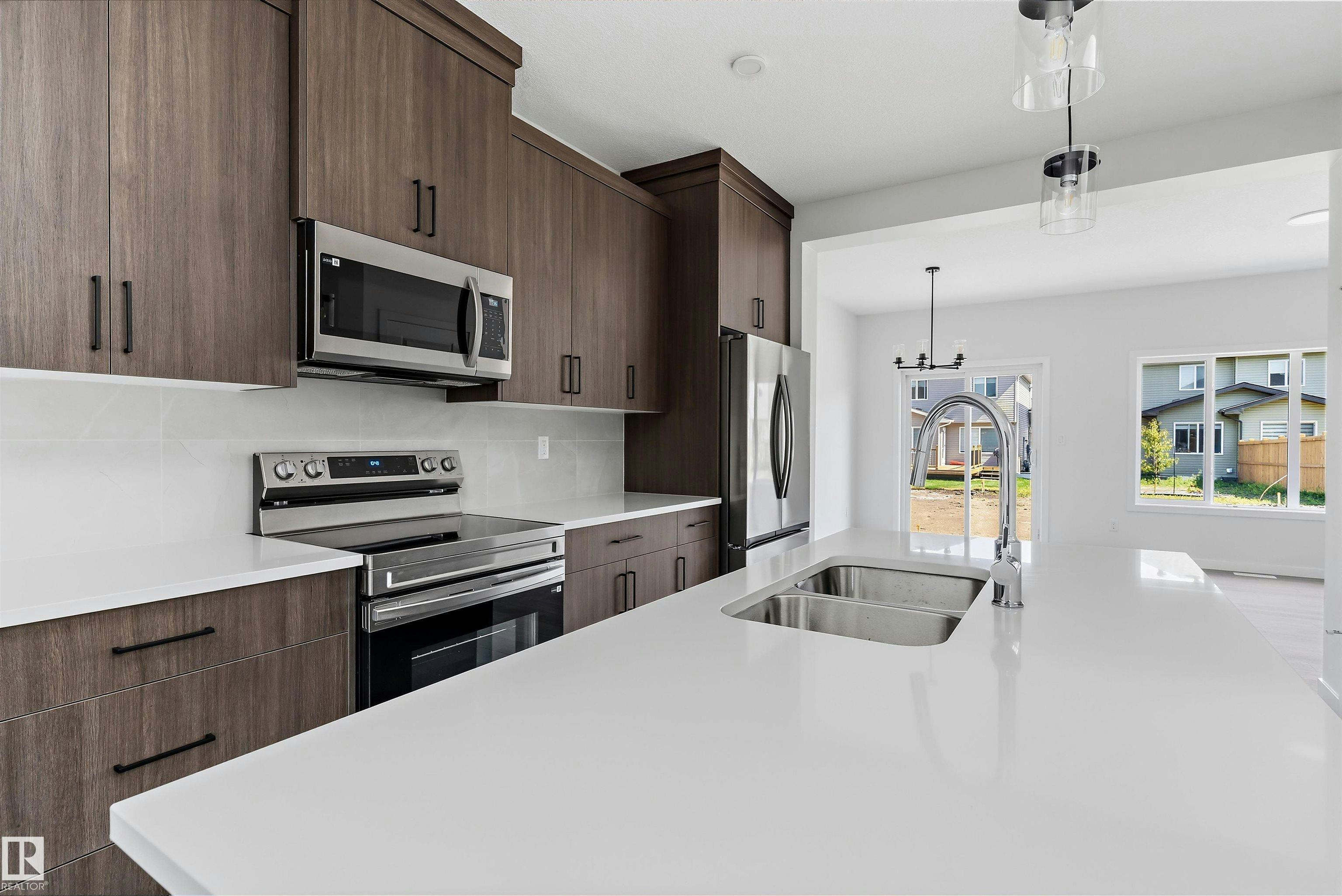 18119 74 Street, Edmonton, AB, T5Z 0X7