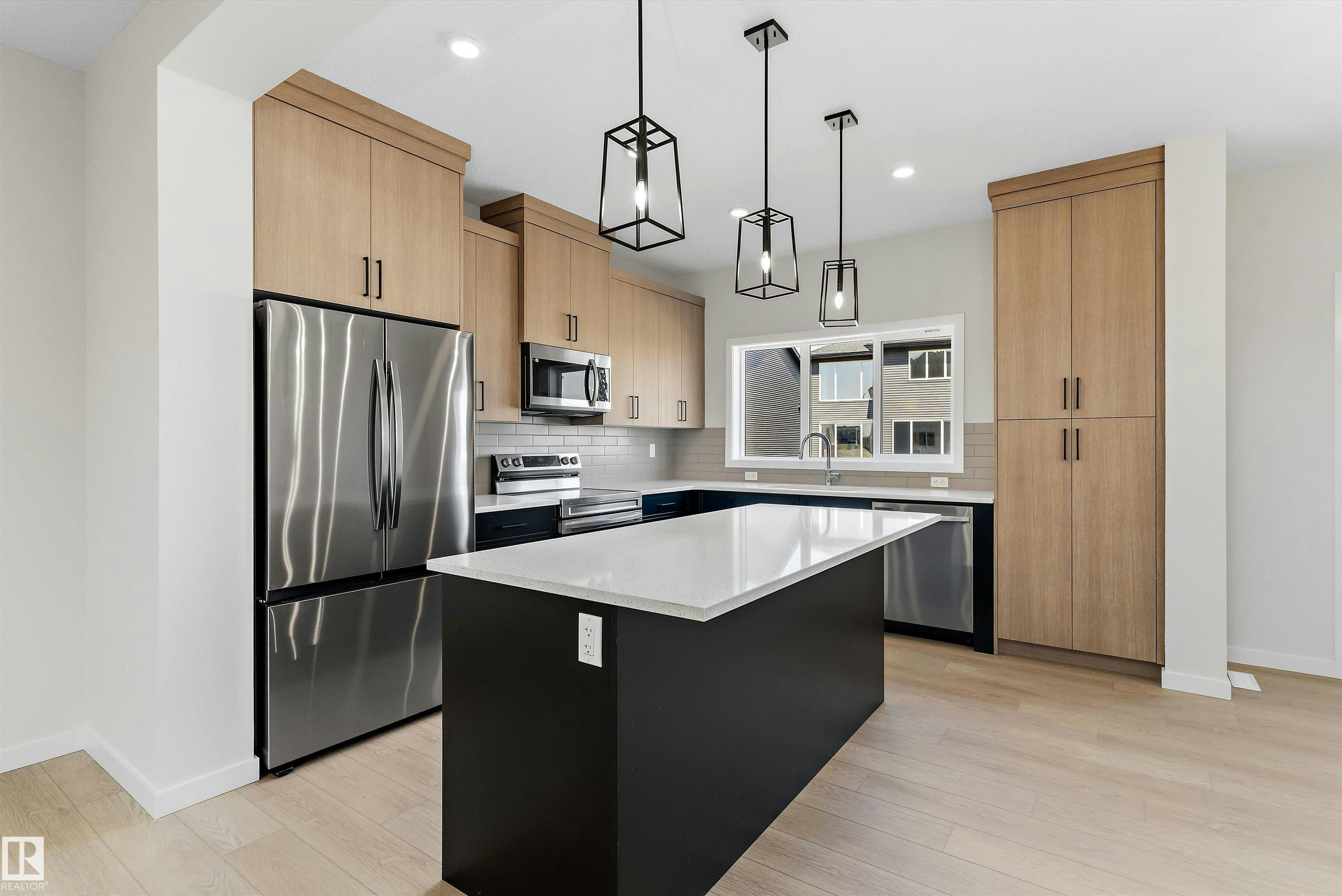 112 Edgemont Wynd, Edmonton, AB, T6M 3K5