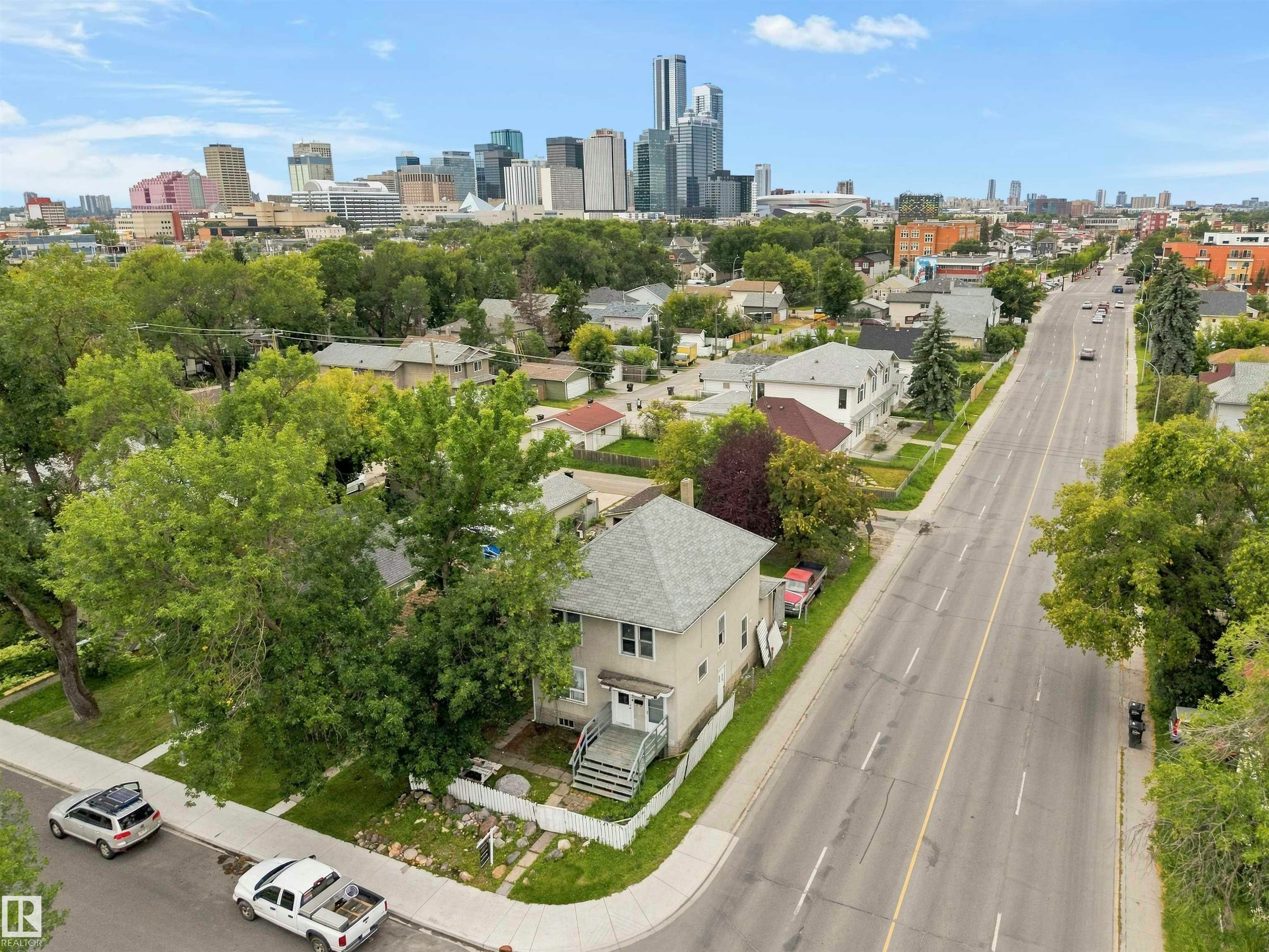 10734 93 Street, Edmonton, AB, T5H 1Y3