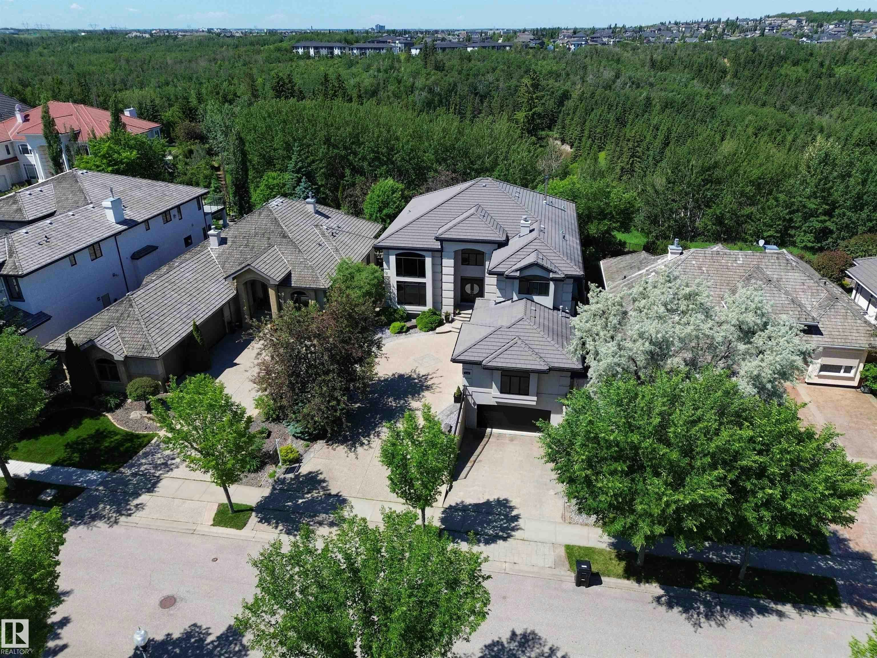 1144 119 Street, Edmonton, AB, T6J 7H7 - 72