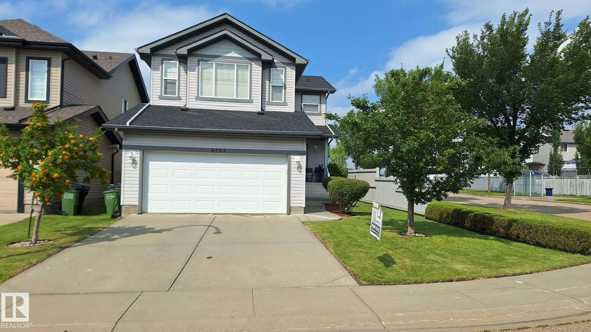 8704 175 Avenue, Edmonton, AB, T5Z 3Z3