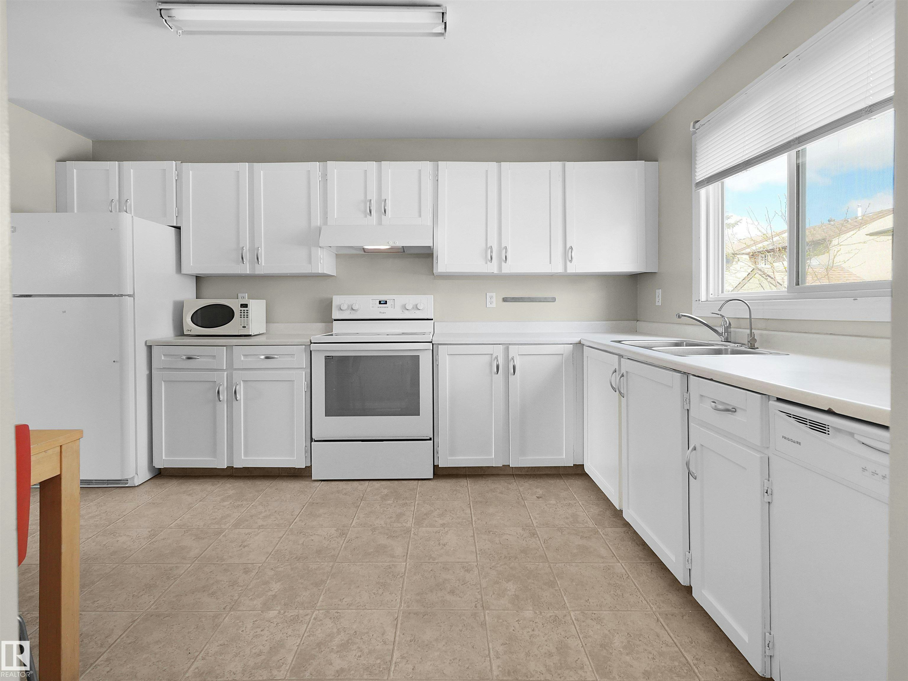 16483A 115 Street, Edmonton, AB, T5X 5E8