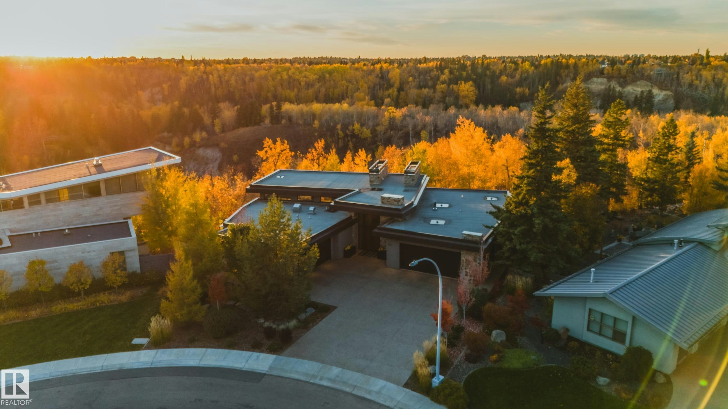 112 Westbrook Drive, Edmonton, AB, T6J 2E1