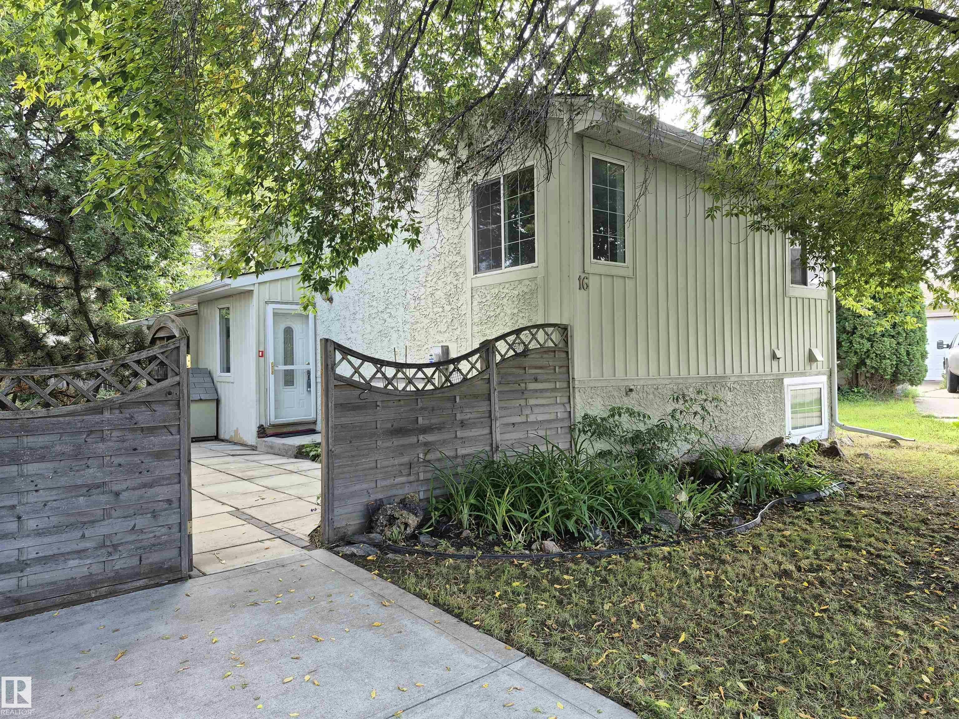 16 South Ram Crescent, Devon, AB, T9G 1V4