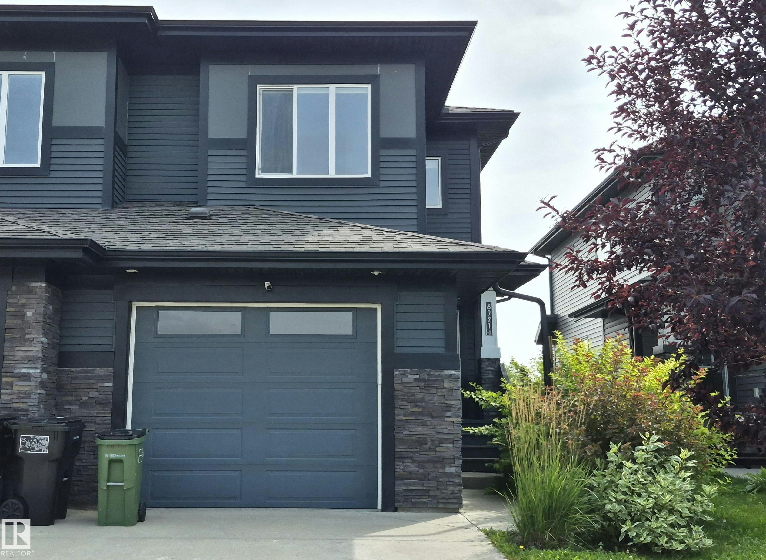 8921 217 Street NW, Edmonton, AB, T5T 7C4