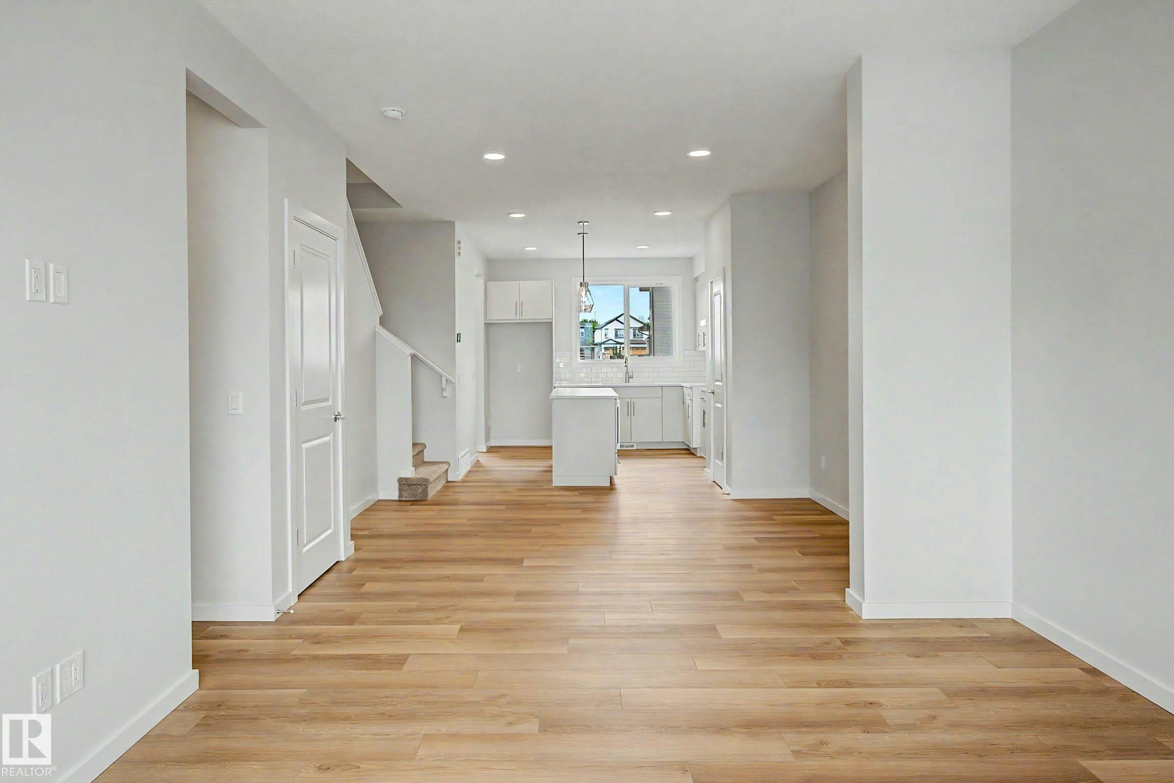 21120 25 Ave, Edmonton, AB, T6M 3H1 - 8